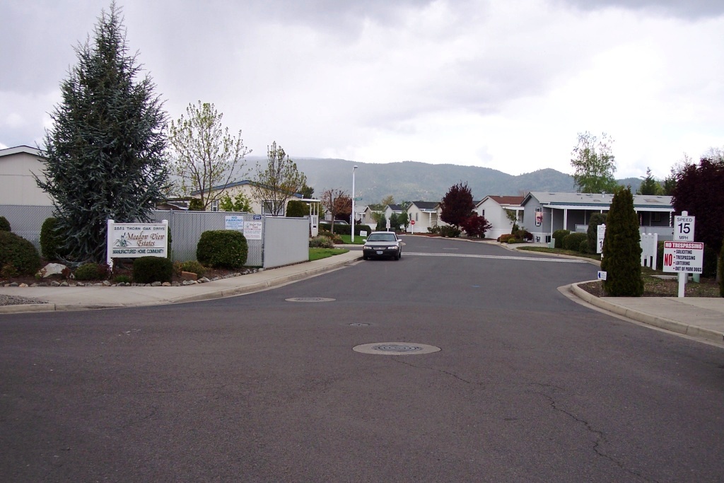 Family Manufactured Home Community in Medford Oregon